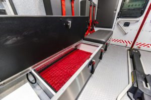 Braun-Super-Chief-Ambulance-Interior (6)